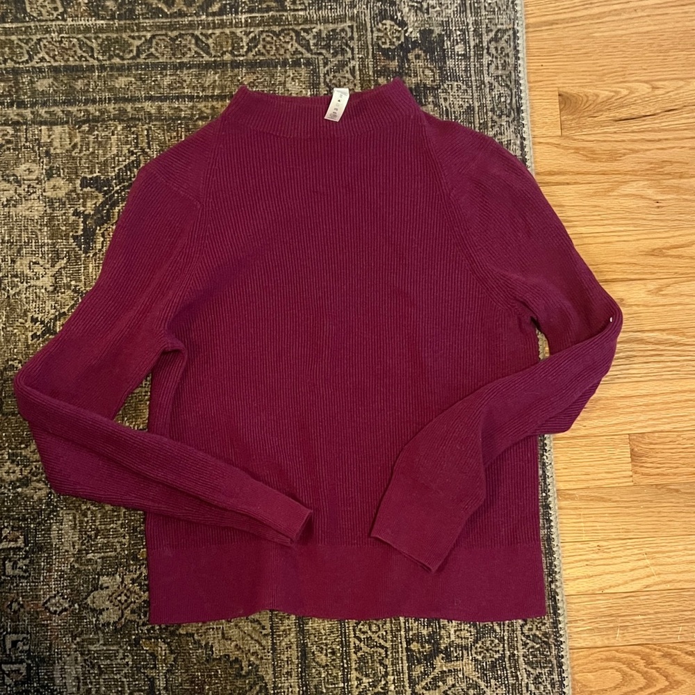 Lululemon fuschia Ribbed Sweater